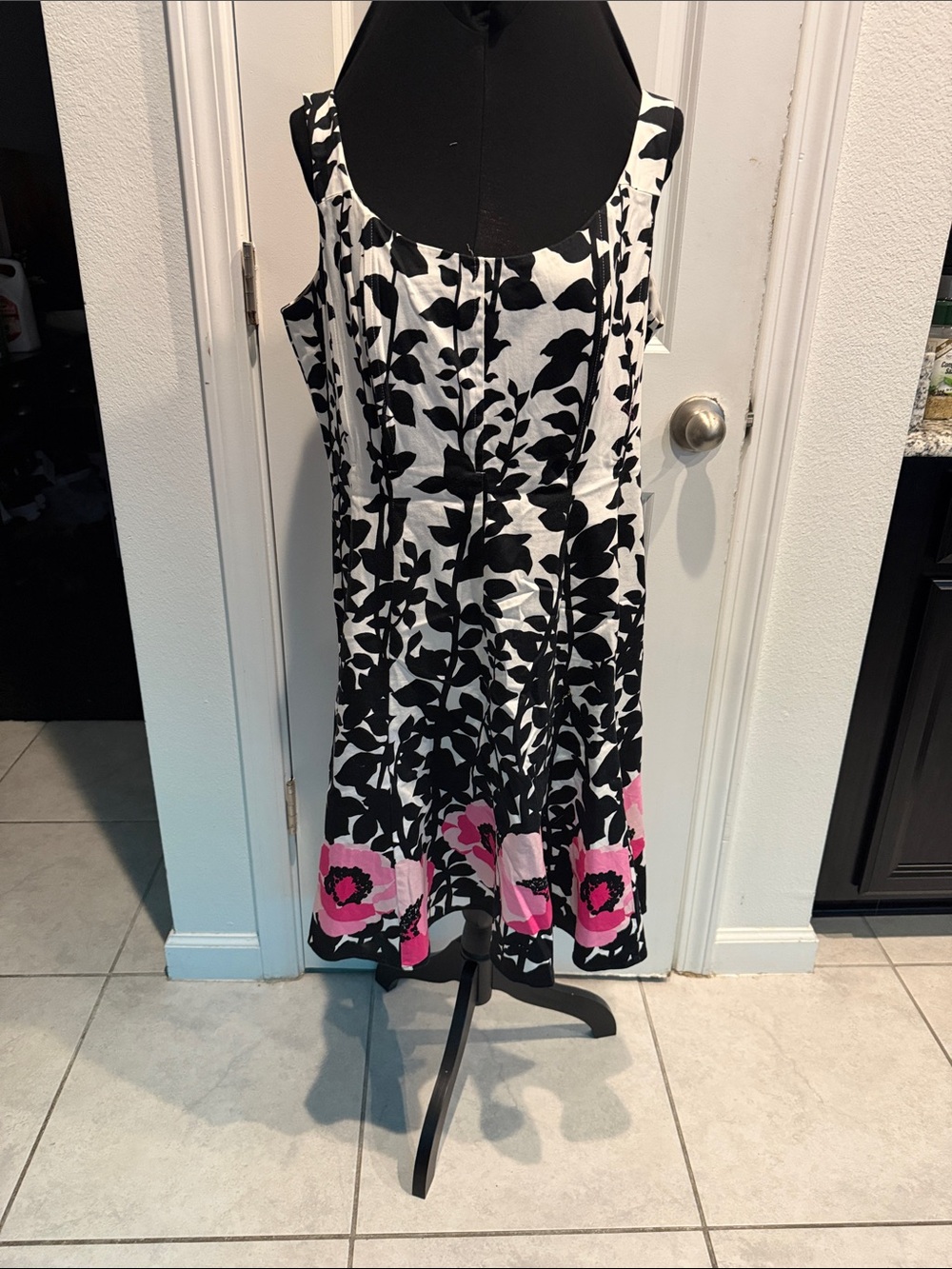Nine West - Black & White Floral Sundress with Pink Accent - Size 16